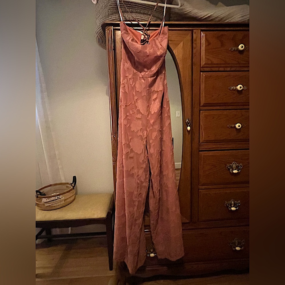 Lulu’s Pink Sleeveless Jumpsuit (new with tags)